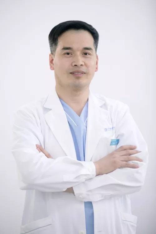 龙明生 牙周黏膜科主任